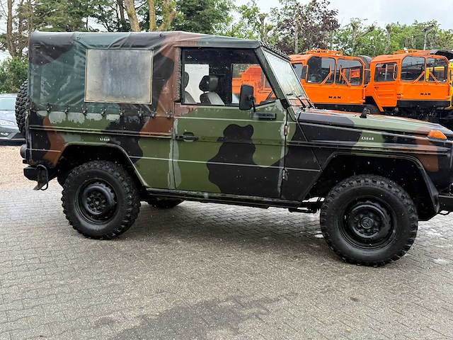 Mercedes - g250 - cabrio - personenauto - afbeelding 13 van  16