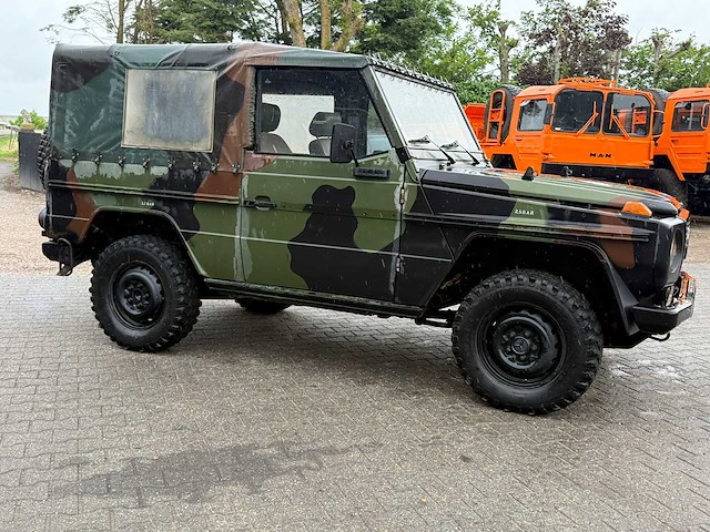 Mercedes - g250 - cabrio - personenauto - afbeelding 14 van  16