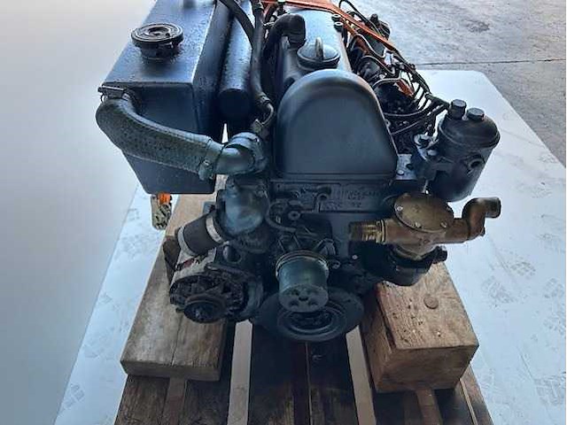 Mercedes - om617 - scheepsmotor - afbeelding 2 van  2