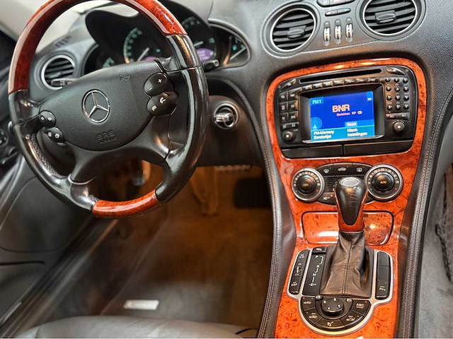 Mercedes - sl 500 - v8 - personenauto - 2001 - afbeelding 9 van  35