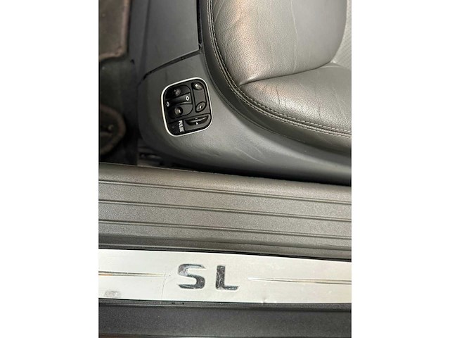 Mercedes - sl 500 - v8 - personenauto - 2001 - afbeelding 13 van  35