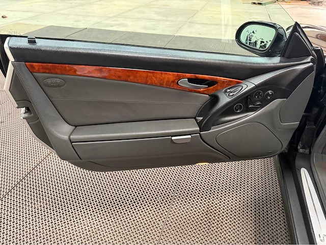 Mercedes - sl 500 - v8 - personenauto - 2001 - afbeelding 14 van  35