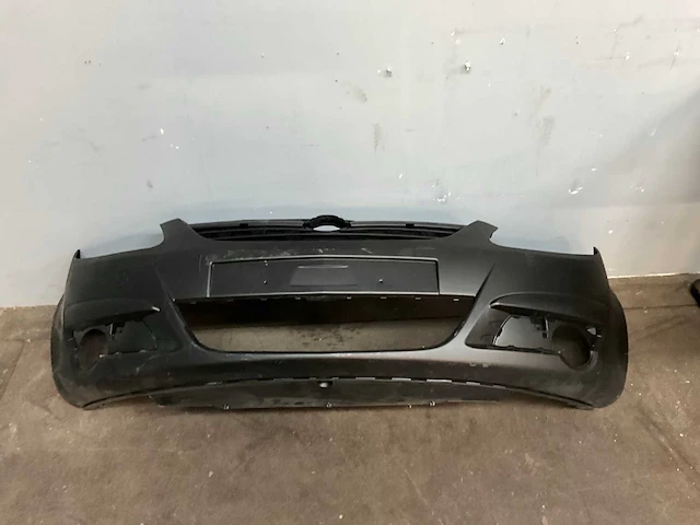 Mercedes - sprinter benz - voorbumper - afbeelding 1 van  8