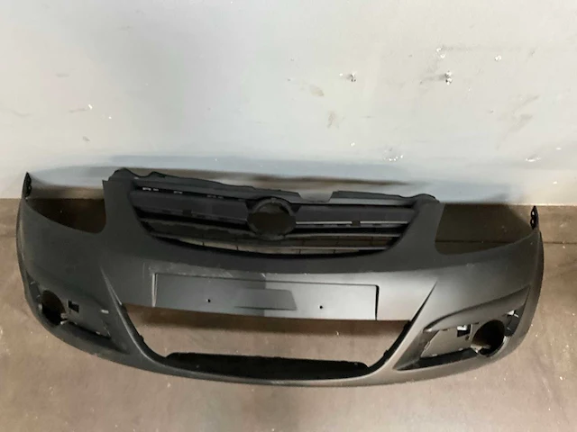 Mercedes - sprinter benz - voorbumper - afbeelding 2 van  8