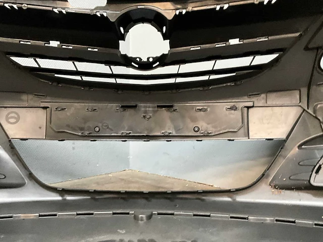 Mercedes - sprinter benz - voorbumper - afbeelding 8 van  8