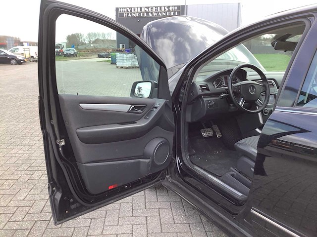Mercedes - stationwagen - b180cdi - personenauto - afbeelding 7 van  25