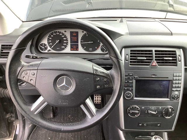 Mercedes - stationwagen - b180cdi - personenauto - afbeelding 11 van  25