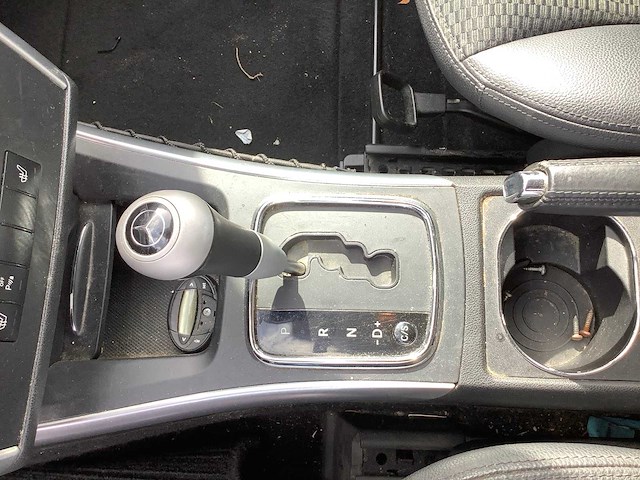 Mercedes - stationwagen - b180cdi - personenauto - afbeelding 15 van  25