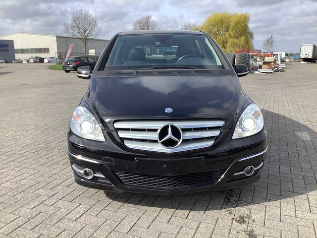 Mercedes - stationwagen - b180cdi - personenauto - afbeelding 19 van  25