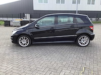 Mercedes - stationwagen - b180cdi - personenauto - afbeelding 22 van  25