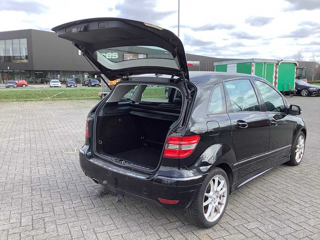 Mercedes - stationwagen - b180cdi - personenauto - afbeelding 25 van  25