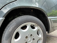Mercedes - verlengde 6 deur sedan - w124 260 e lang - oldtimer - afbeelding 1 van  12
