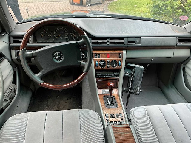 Mercedes - verlengde 6 deur sedan - w124 260 e lang - oldtimer - afbeelding 3 van  12