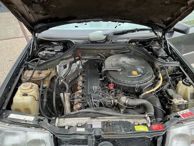 Mercedes - verlengde 6 deur sedan - w124 260 e lang - oldtimer - afbeelding 9 van  12