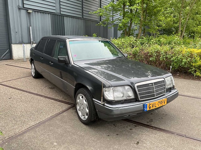 Mercedes - verlengde 6 deur sedan - w124 260 e lang - oldtimer - afbeelding 10 van  12