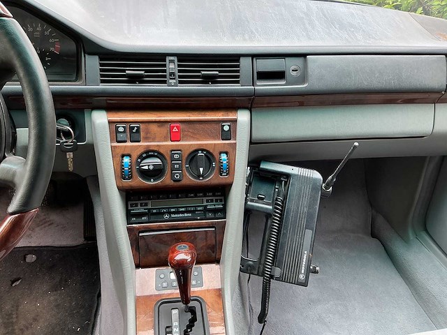 Mercedes - verlengde 6 deur sedan pullman - w124 260 e lang - oldtimer - afbeelding 6 van  17