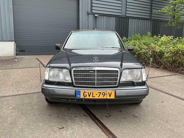Mercedes - verlengde 6 deur sedan pullman - w124 260 e lang - oldtimer - afbeelding 16 van  17