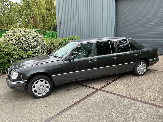 Mercedes - verlengde 6 deur sedan pullman - w124 260 e lang - oldtimer - afbeelding 2 van  5