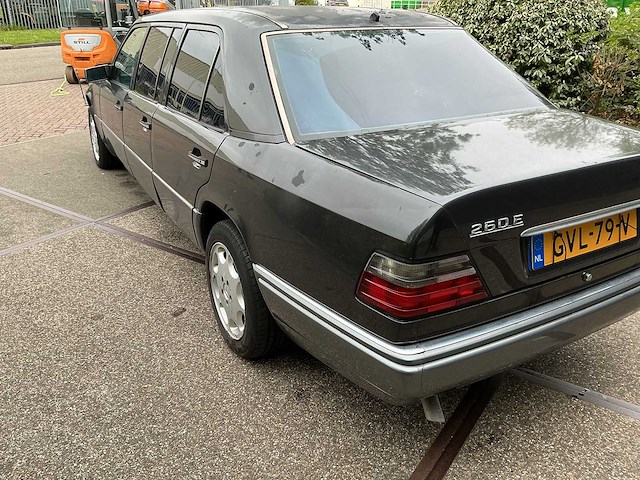 Mercedes - verlengde 6 deur sedan pullman - w124 260 e lang - oldtimer - afbeelding 3 van  5