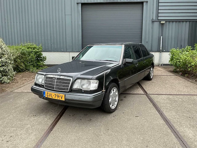 Mercedes - verlengde 6 deur sedan pullman - w124 260 e lang - oldtimer - afbeelding 1 van  17