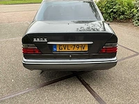 Mercedes - verlengde 6 deur sedan pullman - w124 260 e lang - oldtimer - afbeelding 15 van  17