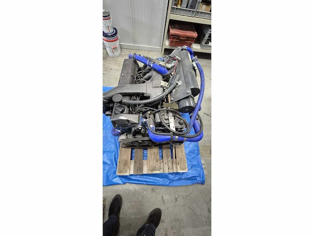 Mercedes - w124 - ships engine - afbeelding 2 van  7
