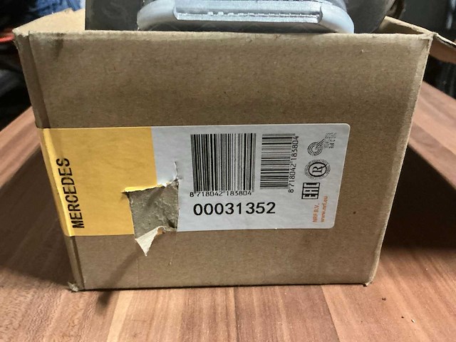 Mercedes 00031352 oliekoeler - afbeelding 3 van  9