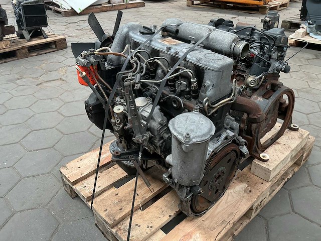 Mercedes 200d dieselmotor - afbeelding 2 van  7