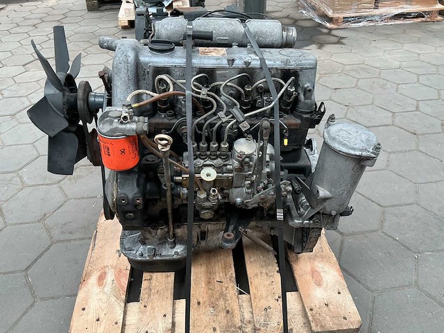 Mercedes 200d dieselmotor - afbeelding 6 van  7