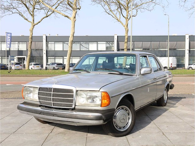 Mercedes 240 d w123 1979 - afbeelding 1 van  20