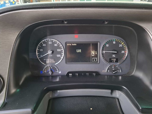 Mercedes actros 1844 4x2 trekker mercedes vrachtwagen - afbeelding 27 van  37