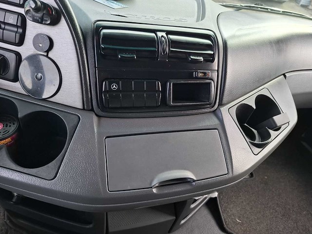 Mercedes actros 1844 4x2 trekker mercedes vrachtwagen - afbeelding 18 van  33