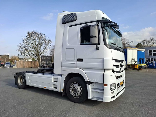 Mercedes actros 1844 4x2 trekker mercedes vrachtwagen - afbeelding 14 van  17
