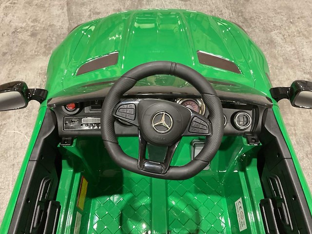 Mercedes amg gt r groen elektrische kinderauto - afbeelding 1 van  42