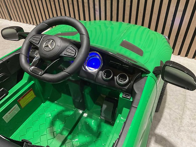 Mercedes amg gt r groen elektrische kinderauto - afbeelding 18 van  70