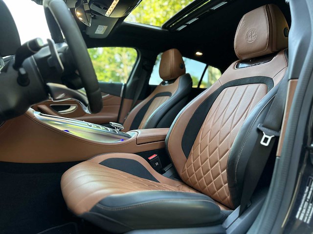 Mercedes-amg gt63s 4matic+ premium 4-door coupe 4.0 v8 639pk 2019 (origineel-nl) mercedes-benz, nl-kenteken - afbeelding 30 van  48
