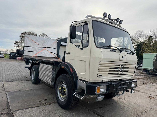 Mercedes benz - 1019 v6 4x4 - vrachtwagen - afbeelding 2 van  11