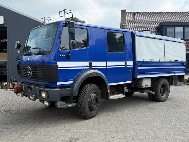 Mercedes benz - 1224 4x4 - vrachtwagen - afbeelding 2 van  31