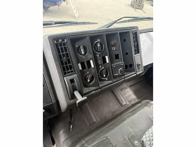 Mercedes benz - 1224 4x4 - vrachtwagen - afbeelding 25 van  32