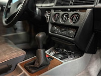 Mercedes-benz - 190 e - 190-serie - 2.0 - oldtimer - 1989 - afbeelding 17 van  17