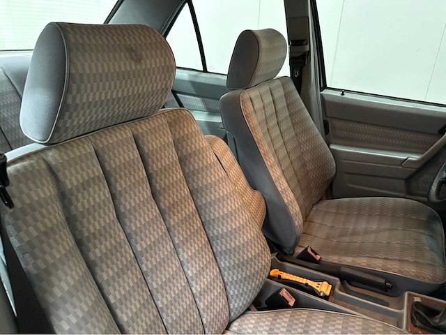 Mercedes-benz - 190 e - 190-serie - 2.0 - oldtimer - 1989 - afbeelding 3 van  26