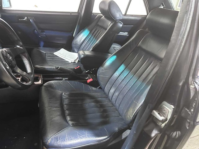 Mercedes-benz - 190-serie - 2.0 - klj-35-h- 1983 - afbeelding 1 van  8