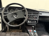 Mercedes-benz - 190-serie - 2.0 e - oldtimer - 1984 - afbeelding 4 van  34