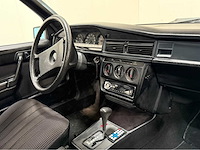 Mercedes-benz - 190-serie - 2.0 e - oldtimer - 1984 - afbeelding 5 van  34