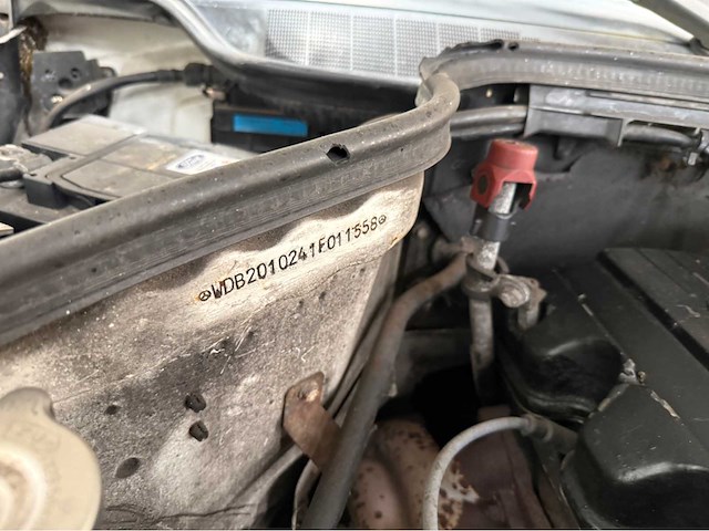 Mercedes-benz - 190-serie - 2.0 e - oldtimer - 1984 - afbeelding 14 van  34