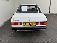 Mercedes-benz - 190-serie - 2.0 e - oldtimer - 1984 - afbeelding 34 van  34