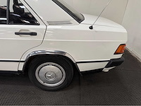 Mercedes-benz - 190-serie - 2.0 e - oldtimer - 1984 - afbeelding 22 van  31
