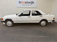 Mercedes-benz - 190-serie - 2.0 e - oldtimer - 1984 - afbeelding 26 van  31