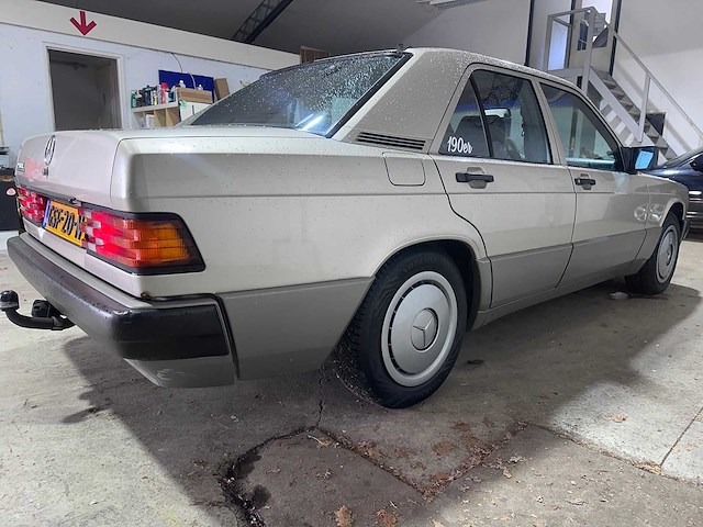 Mercedes-benz - 190-serie - 2.0 e automaat- gsf-20-n- 1989 - afbeelding 11 van  14
