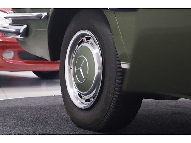 Mercedes-benz - 1976 - s-klasse - 280 s - personenauto - afbeelding 7 van  36